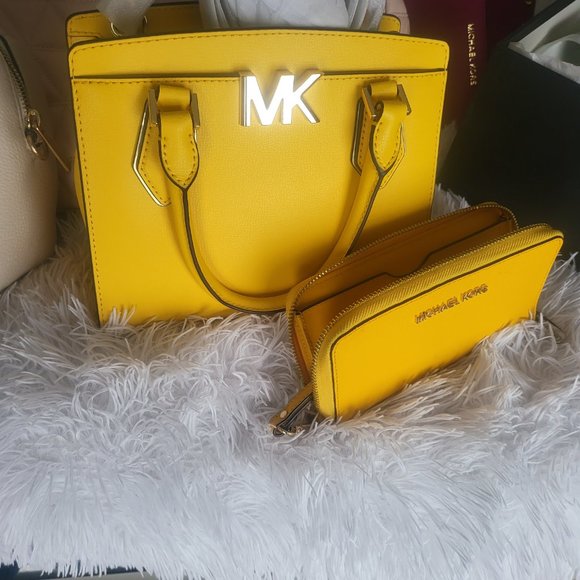 Michael Kors set - Picture 4 of 5